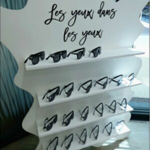Le Mur à Lunettes – Le Bar à Accessoires
